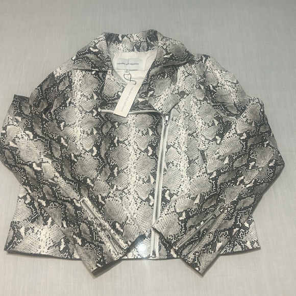 NWT Cupcakes and Cashmere Beatrix Snake Moto Jacket - Picture 2 of 4